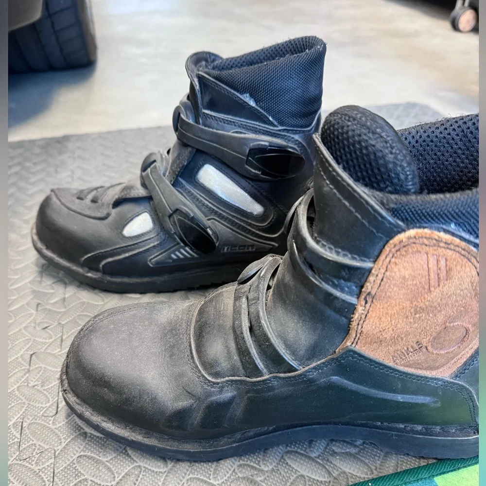 Icon Motorcycle Track Shoes - Picture 2 of 8